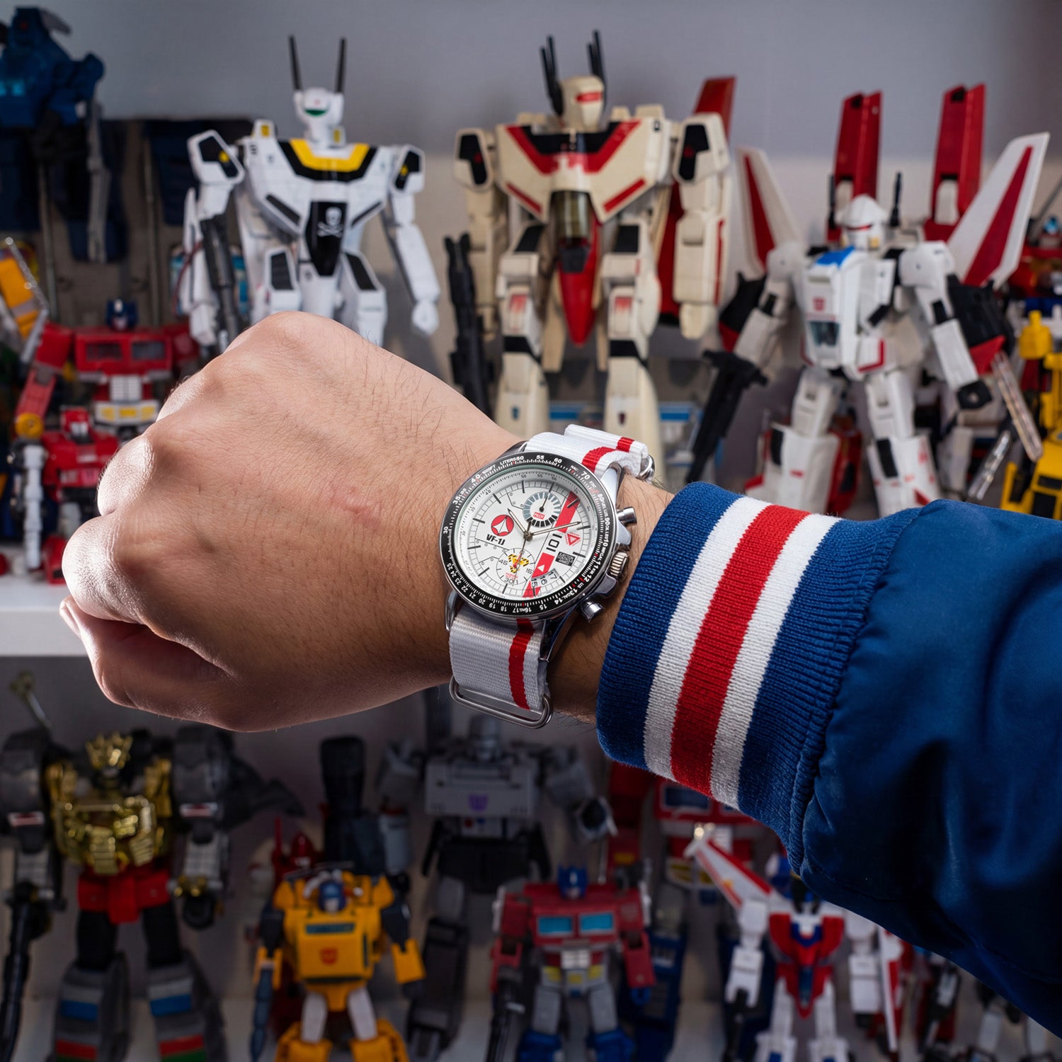 macross robotech watch VF-1J-F on wrist INP-RT-04